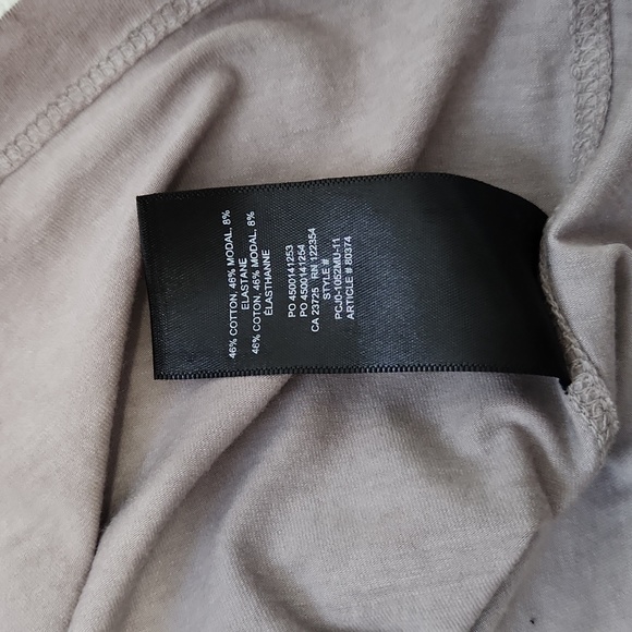 Like New Aritzia Babaton Foundation Crew Short Sleeve Tee - Picture 4 of 4